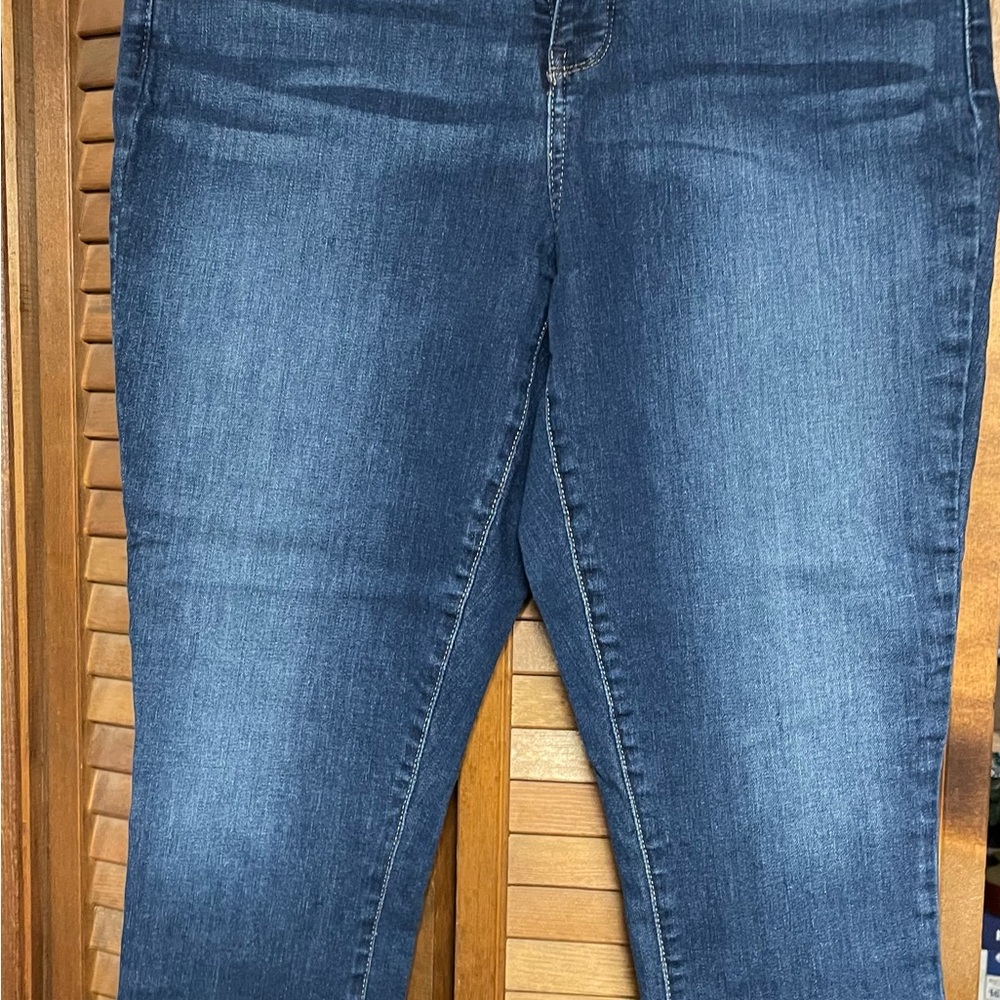 NYDJ Blue Ankle Cropped Jeans with Faded Wash